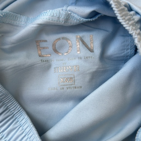 Light blue scrub set - Picture 3 of 3